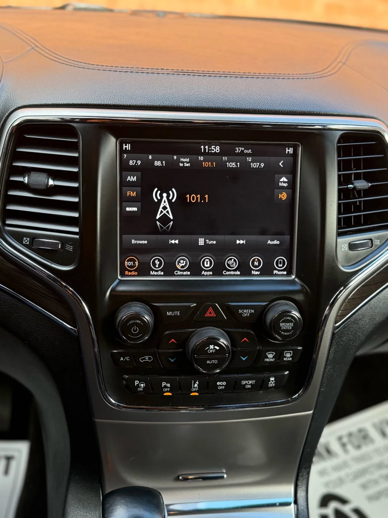 Used 2018 Jeep Grand Cherokee Overland image 20