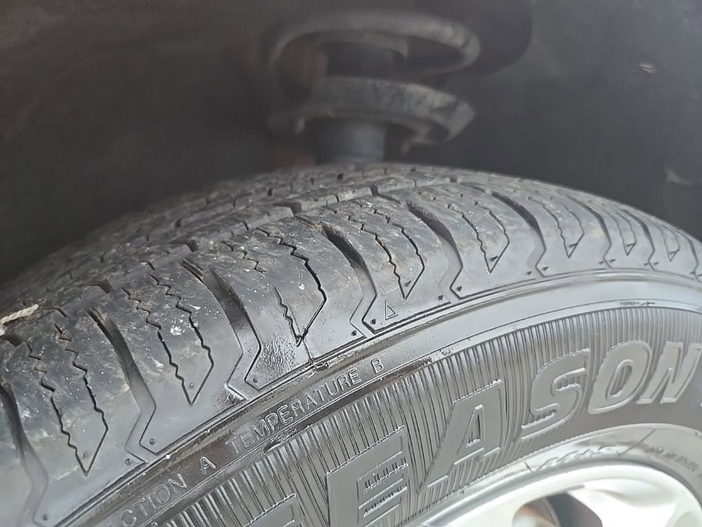 Used 2024 Chrysler Pacifica Touring-L image 10