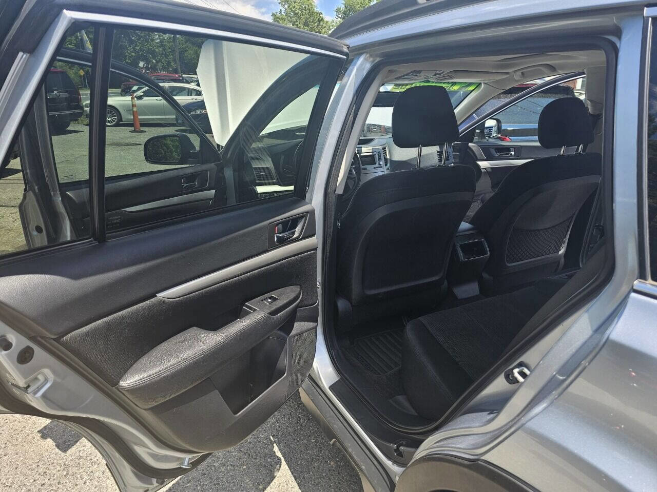 Used 2014 Subaru Outback 2.5i Premium w/ Moonroof Package image 28