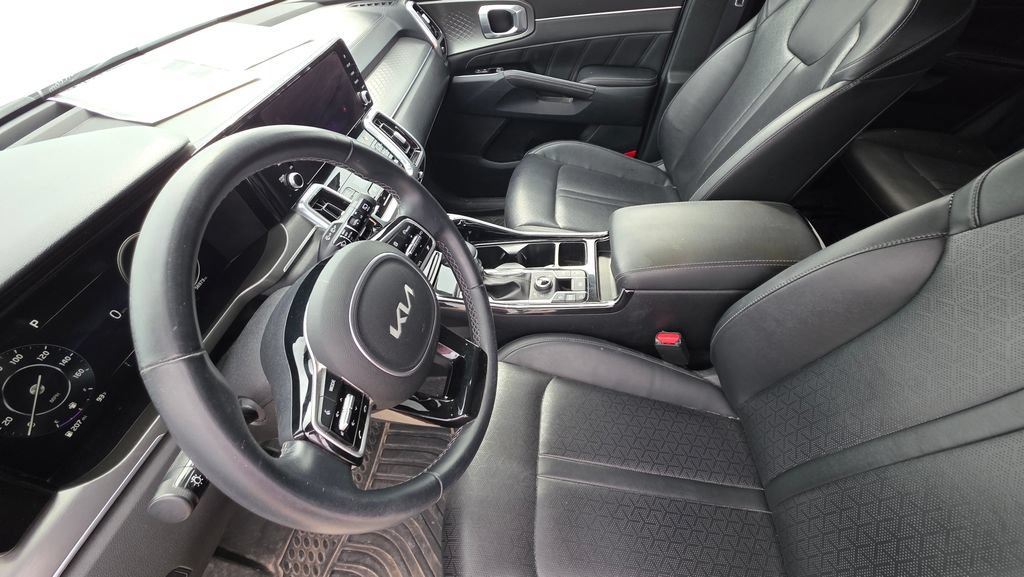 Used 2023 Kia Sorento SX AWD/4WD image 12