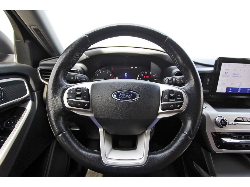 Used 2022 Ford Explorer XLT w/ Equipment Group 202A image 14
