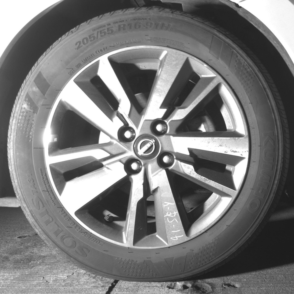 Used 2025 Nissan Versa SV FWD image 13