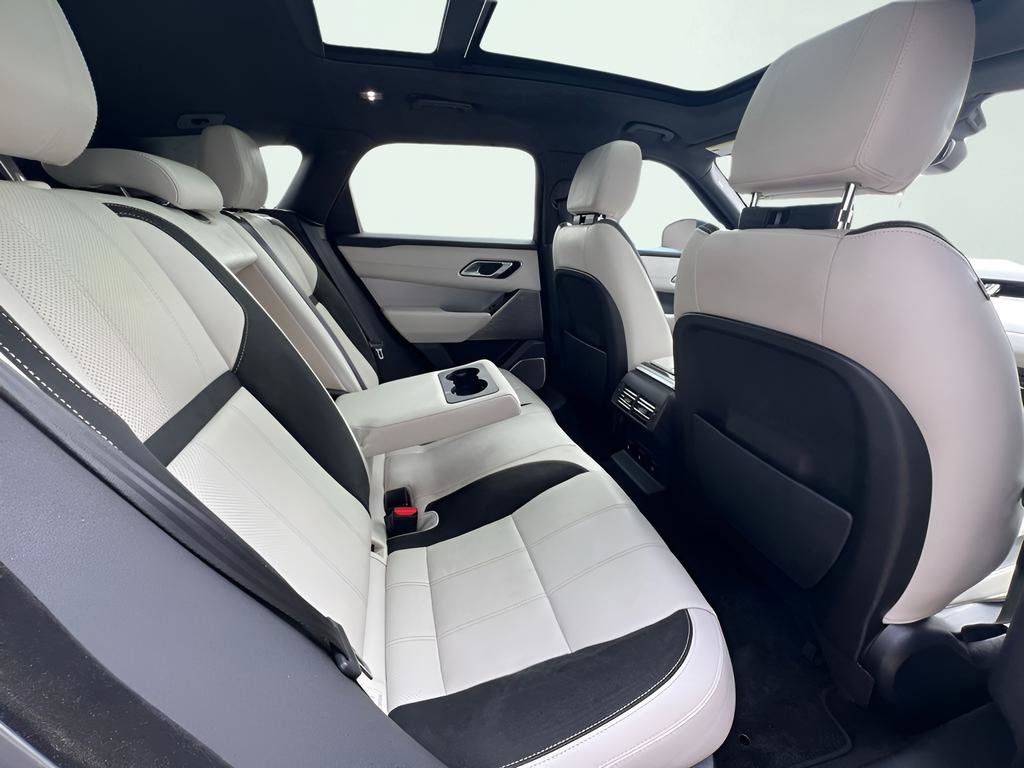 Used 2019 Land Rover Range Rover Velar R-Dynamic SE image 25