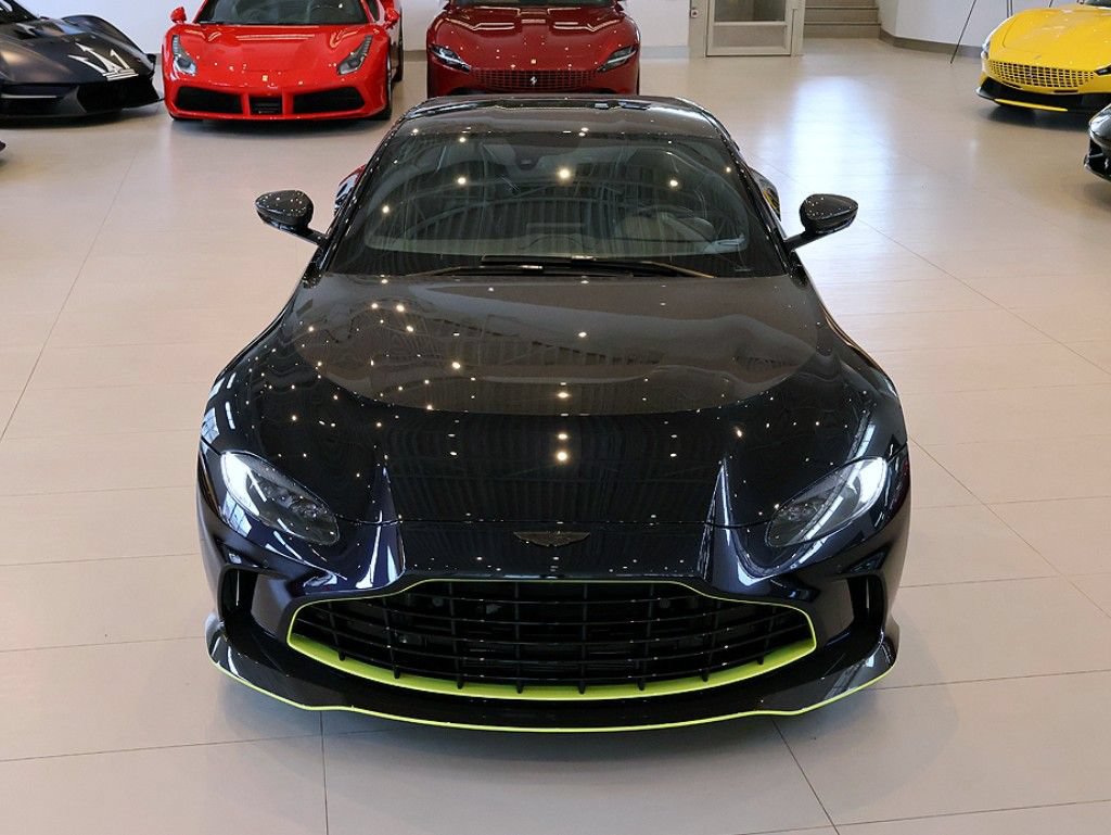 Used 2023 Aston Martin V12 Vantage RWD image 57