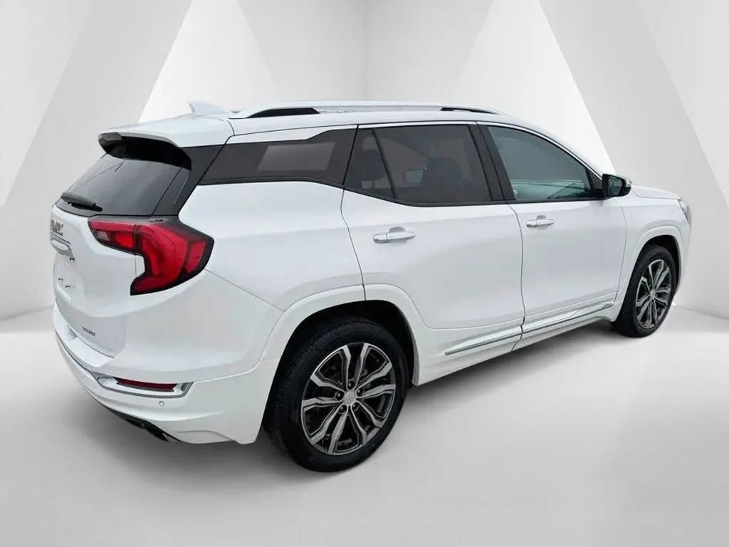 Used 2020 GMC Terrain Denali w/ Denali Premium Package AWD/4WD image 6