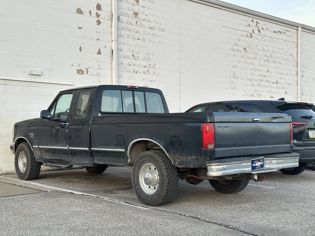 Used 1996 Ford F250 XLT image 2