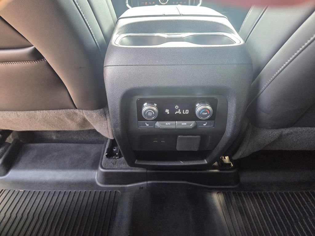 Used 2025 GMC Acadia Denali AWD/4WD image 51