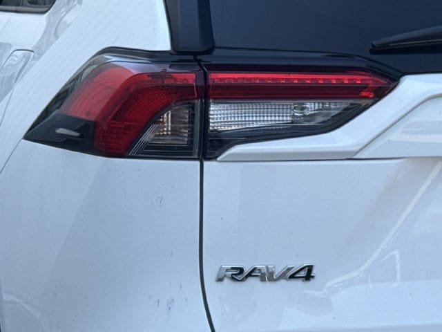 Used 2025 Toyota RAV4 XLE FWD image 6