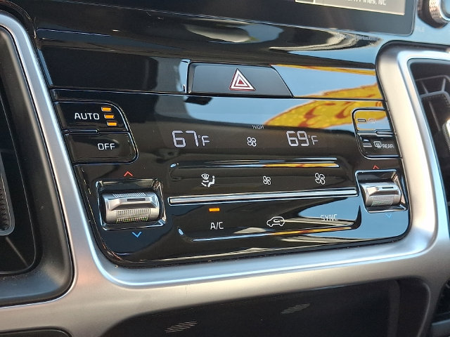 Certified 2023 Kia Sorento S w/ Panoramic Sunroof Package FWD image 18