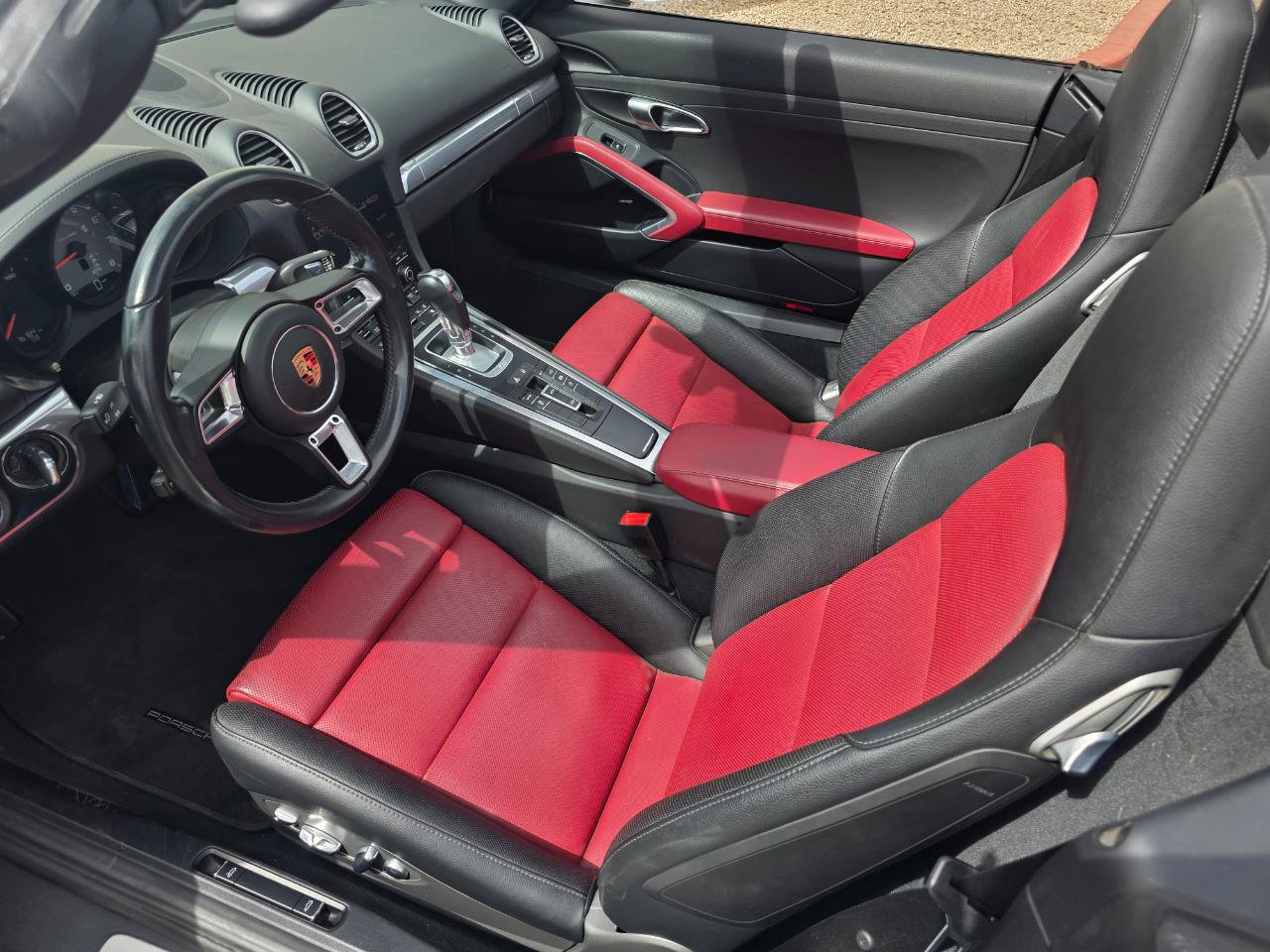 Used 2019 Porsche 718 Boxster S RWD image 32