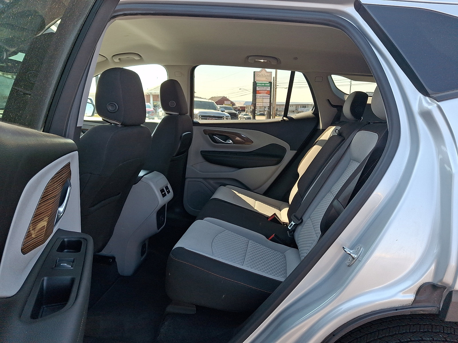 Used 2020 GMC Terrain SLE w/ Driver Convenience Package image 10