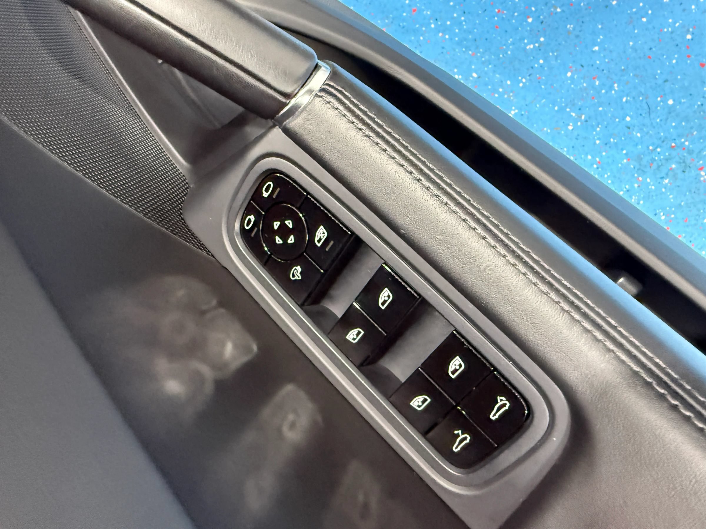 Used 2021 Porsche Cayenne GTS AWD/4WD image 40