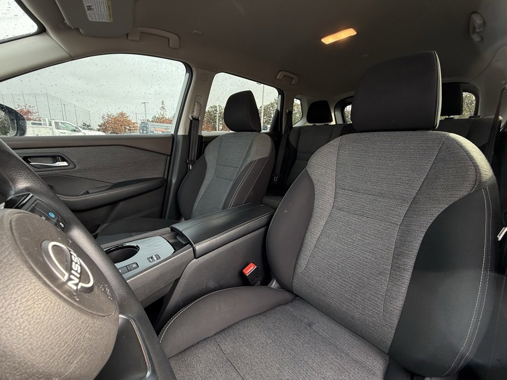 Used 2023 Nissan Rogue SV image 22