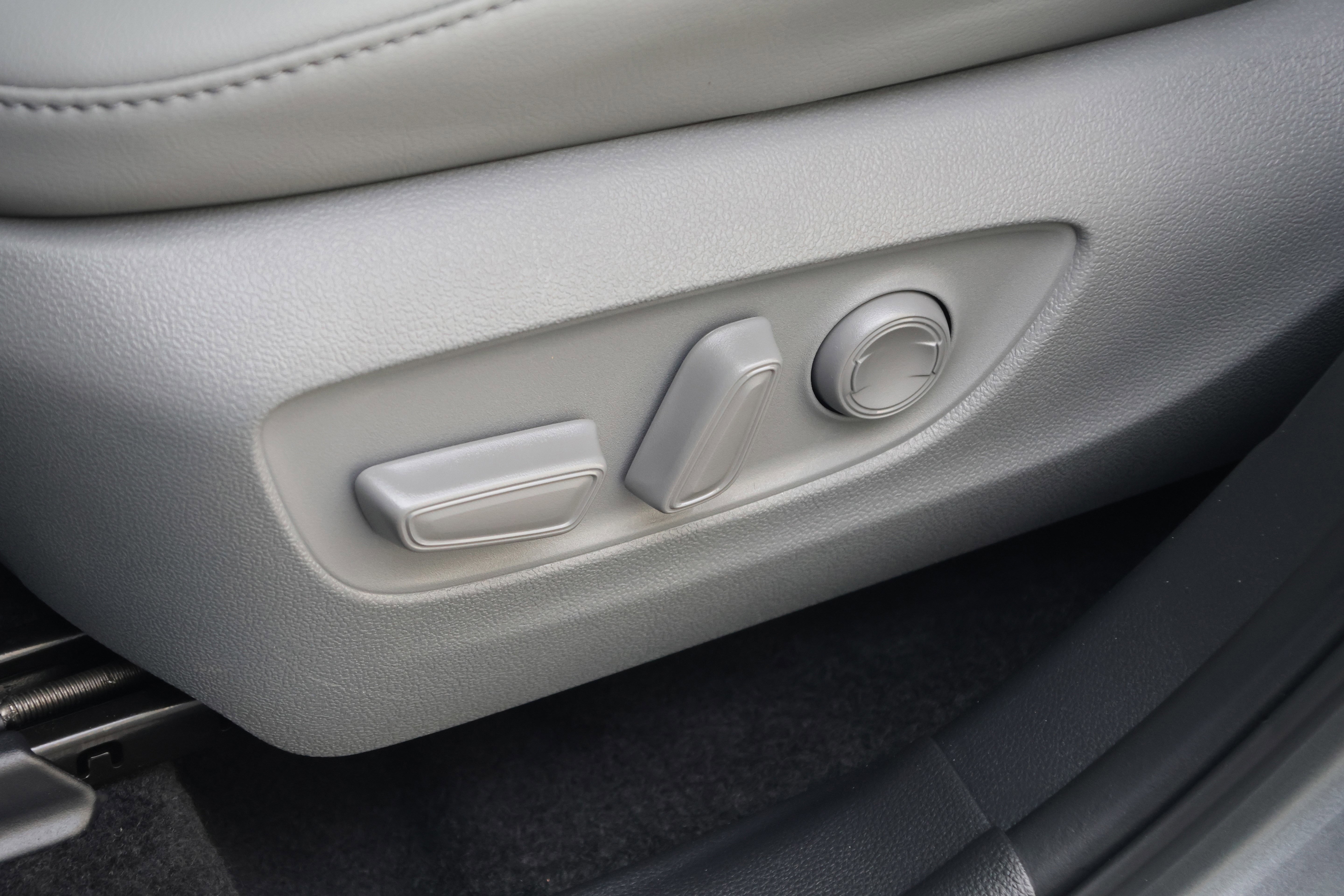 Used 2025 Toyota Highlander Limited image 34