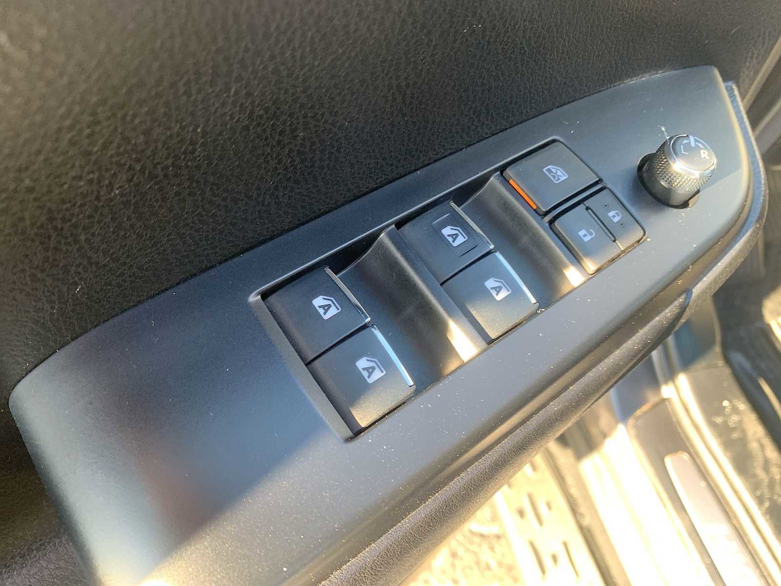 Used 2017 Toyota Highlander Limited image 23