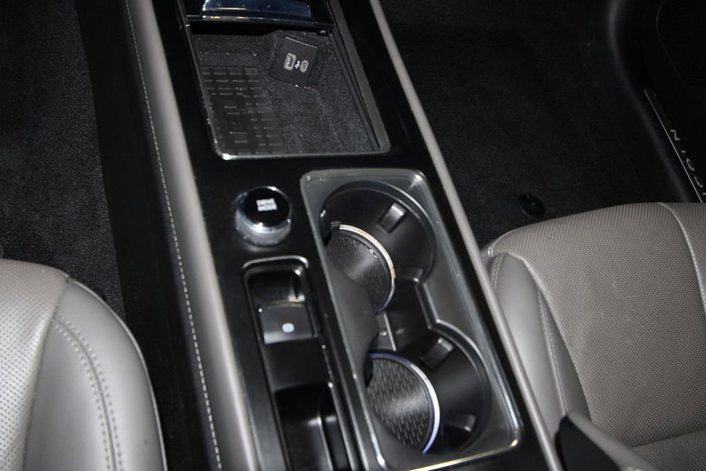 Used 2024 Lincoln Corsair Grand Touring w/ Equipment Group 301A image 18