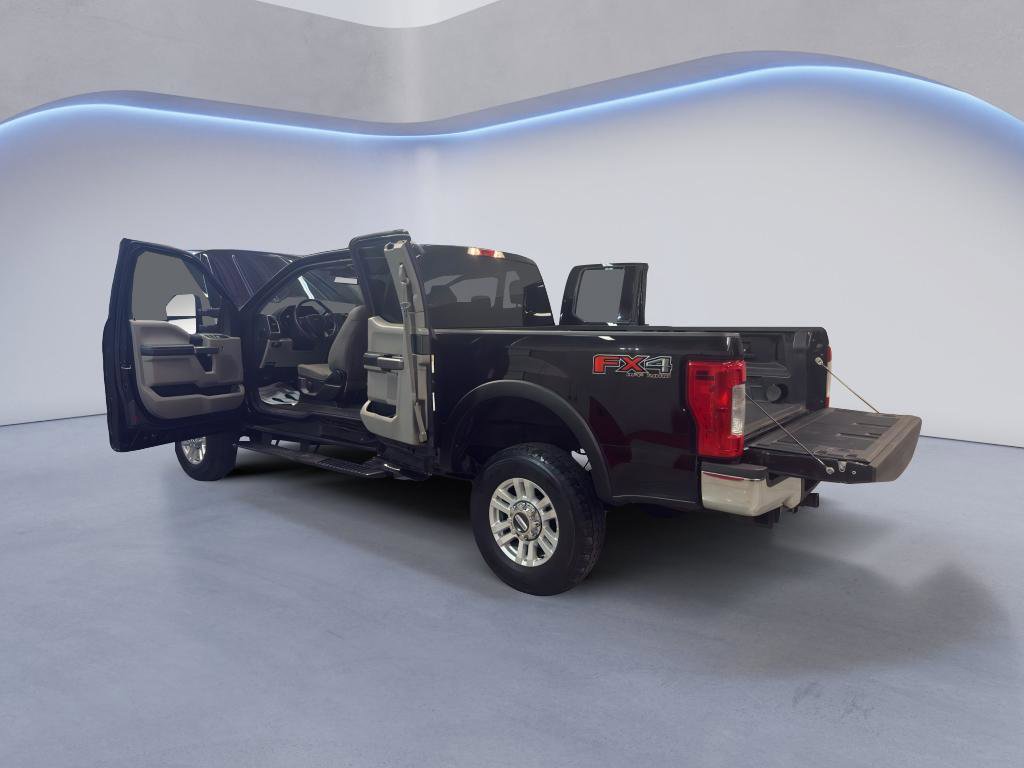 Used 2017 Ford F250 XLT w/ FX4 Off-Road Package image 11