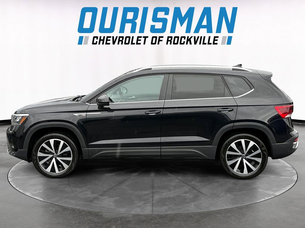 Used 2022 Volkswagen Taos SE image 3