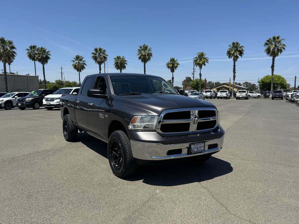 Used 2017 RAM 1500 Classic SLT AWD/4WD image 3