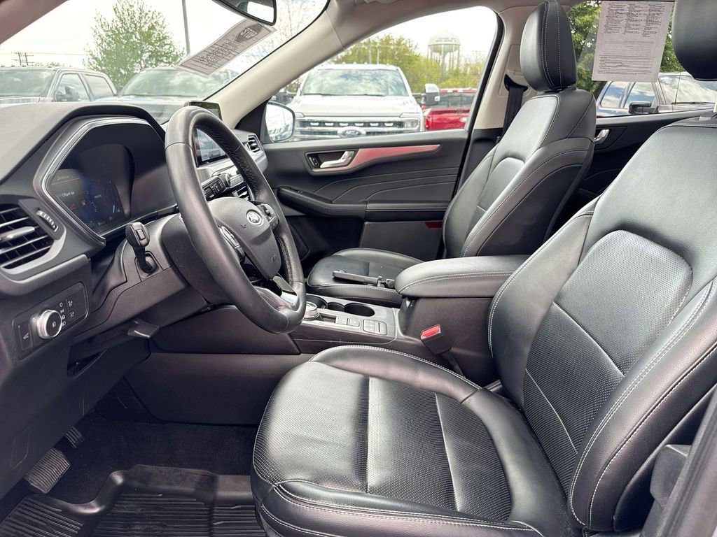 Used 2022 Ford Escape Titanium w/ Class II Trailer Tow Package AWD/4WD image 21