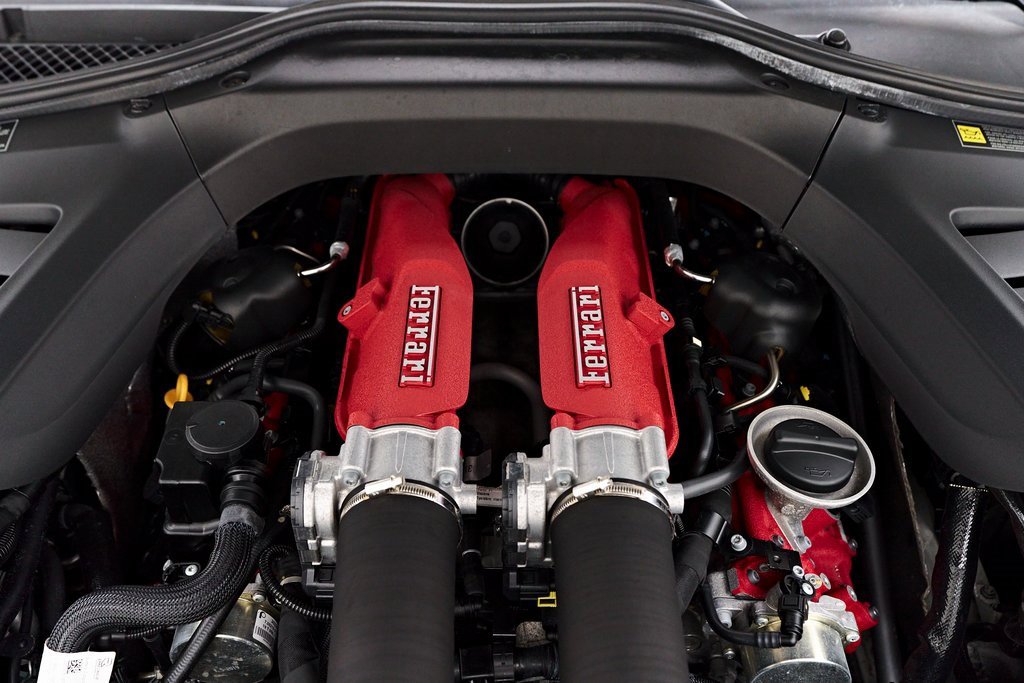 Used 2019 Ferrari GTC4Lusso T image 23