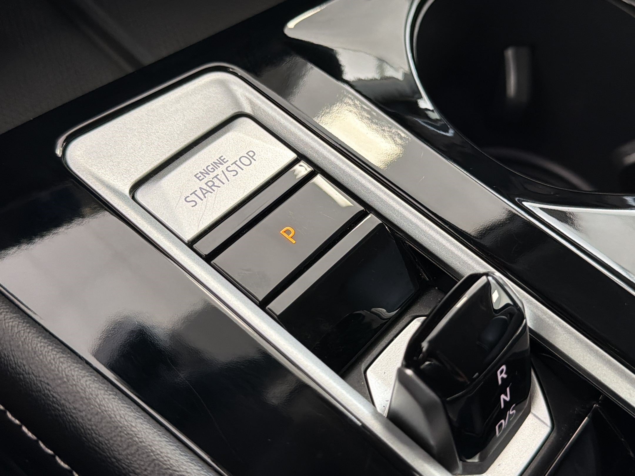 Used 2024 Volkswagen Atlas SE FWD image 19