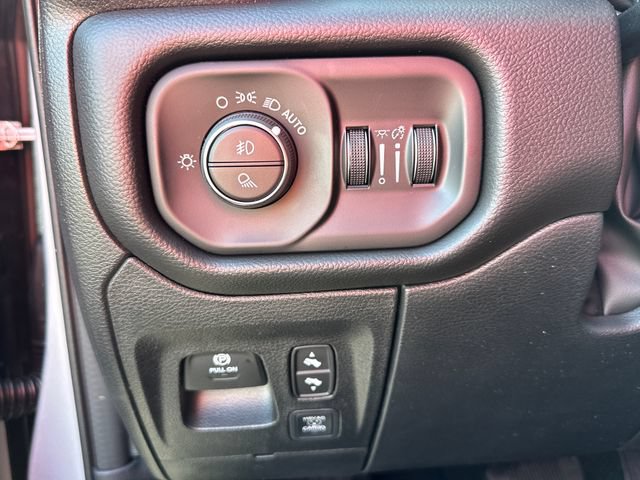 New 2026 RAM 1500 Laramie AWD/4WD image 21