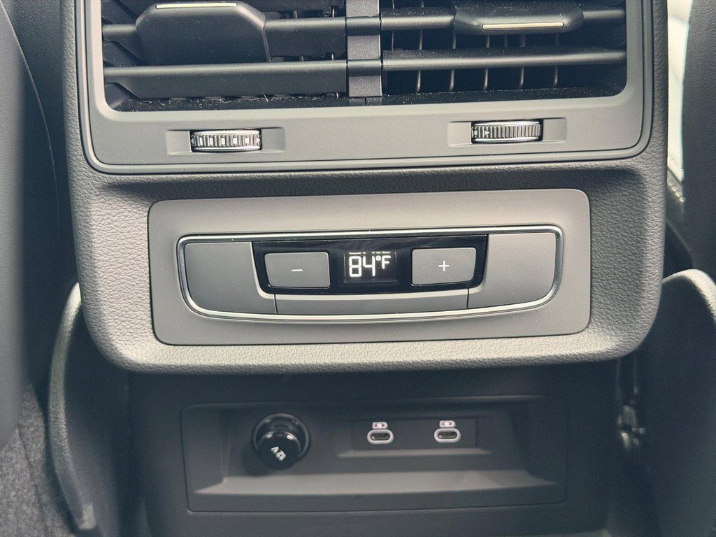 Used 2025 Audi Q7 2.0T Premium w/ Convenience Plus Package image 16