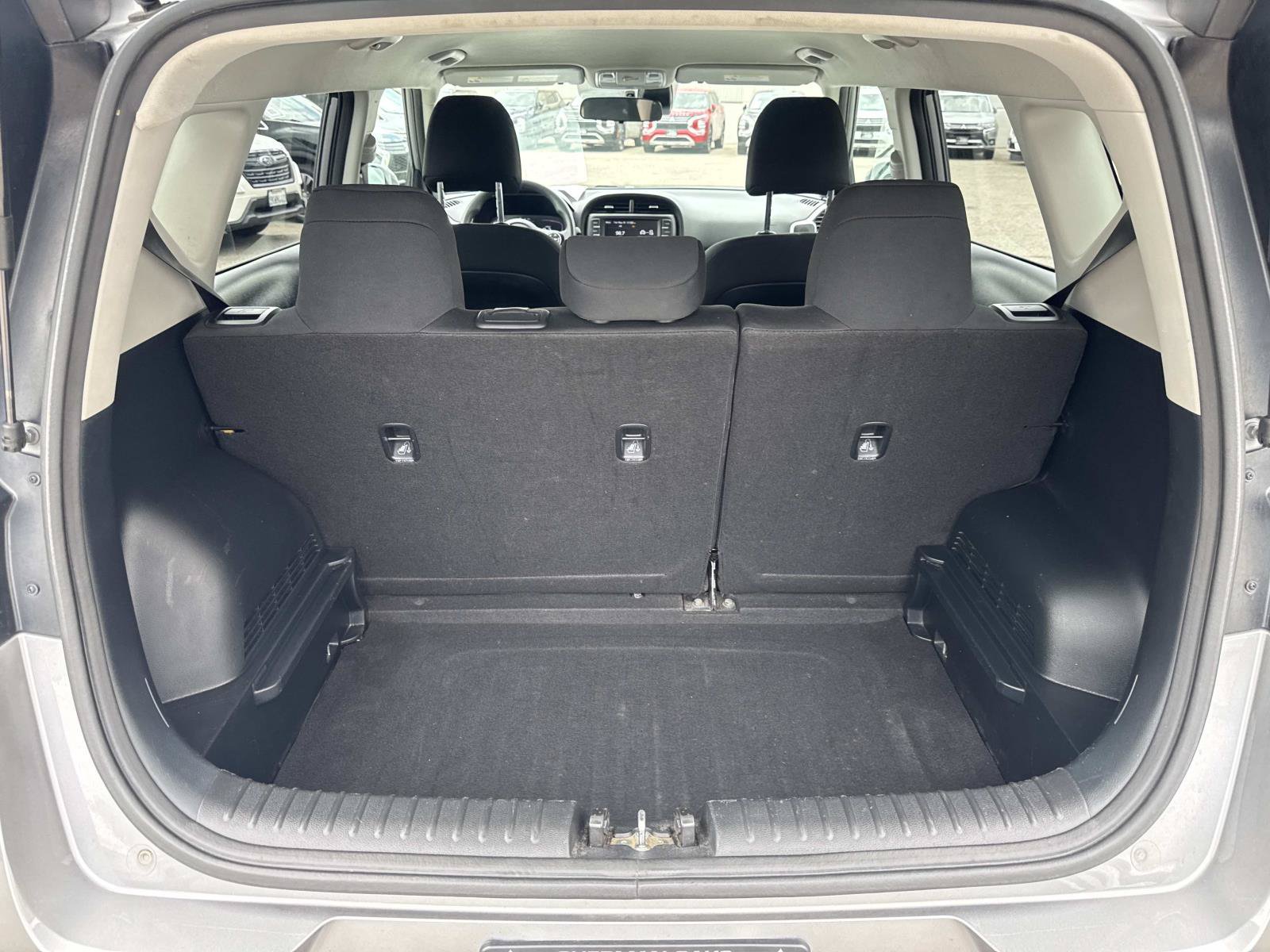 Used 2023 Kia Soul LX FWD image 4