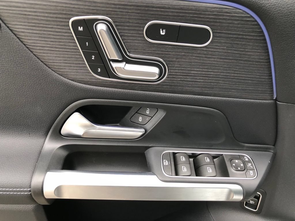 New 2023 Mercedes-Benz EQB 300 4MATIC image 5