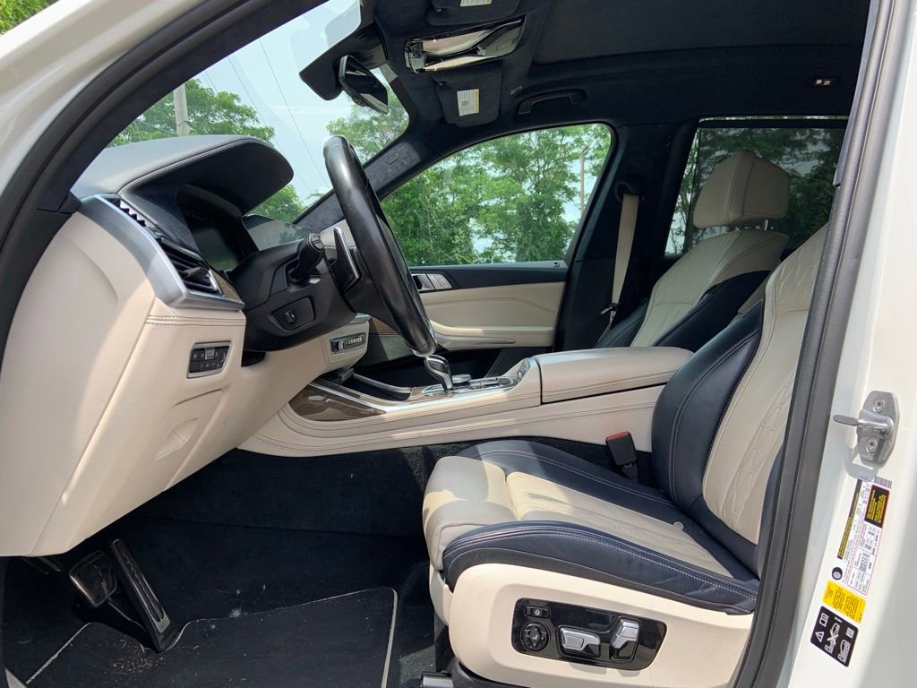 Used 2020 BMW X7 M50i AWD/4WD image 11