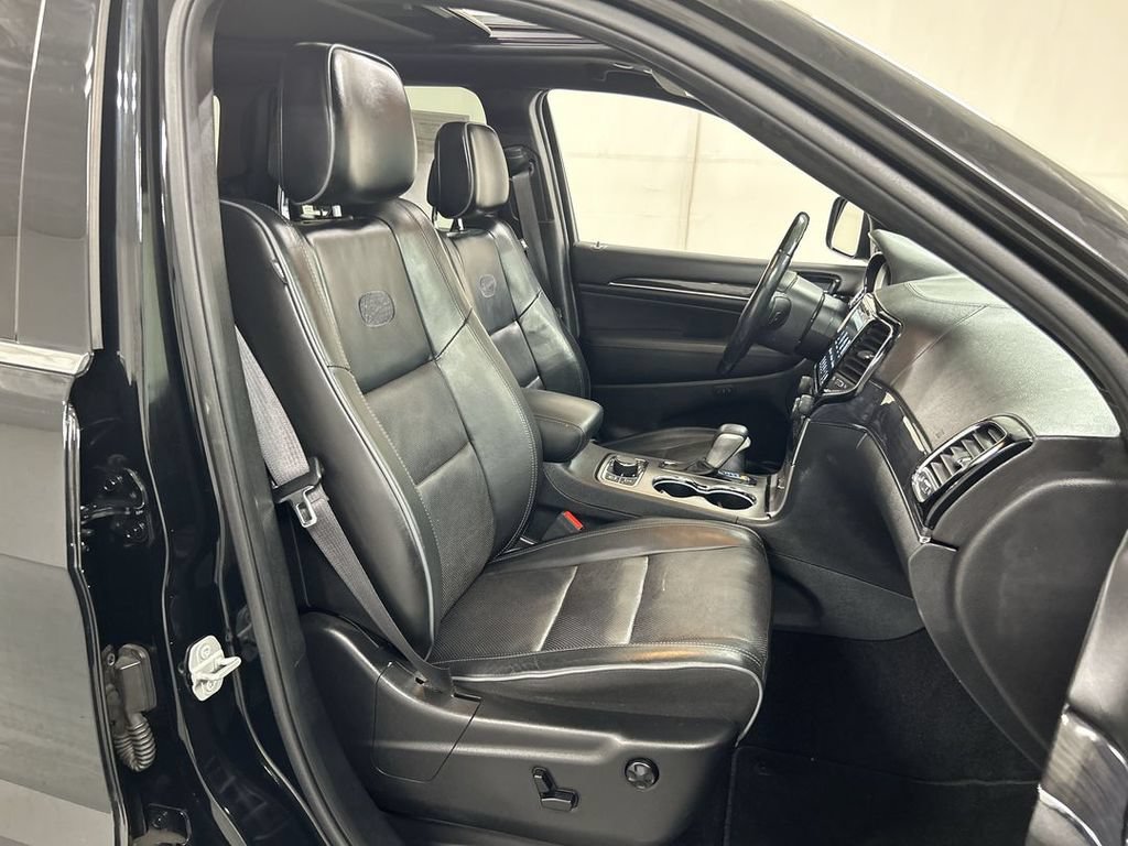 Used 2020 Jeep Grand Cherokee Overland AWD/4WD image 24