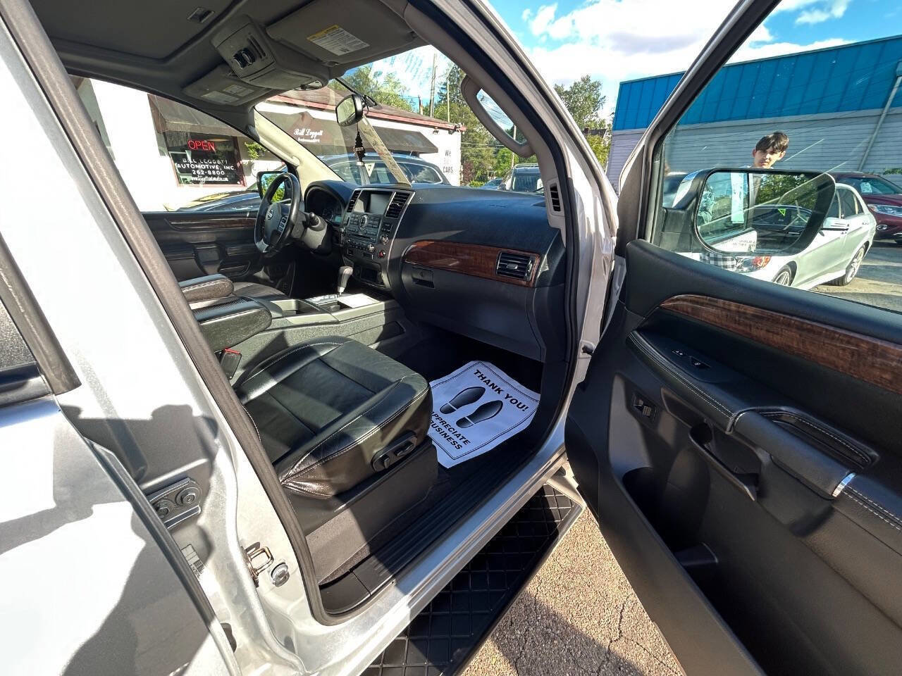 Used 2011 Nissan Armada Platinum w/ 2nd Row Captain Seat Pkg AWD/4WD image 10