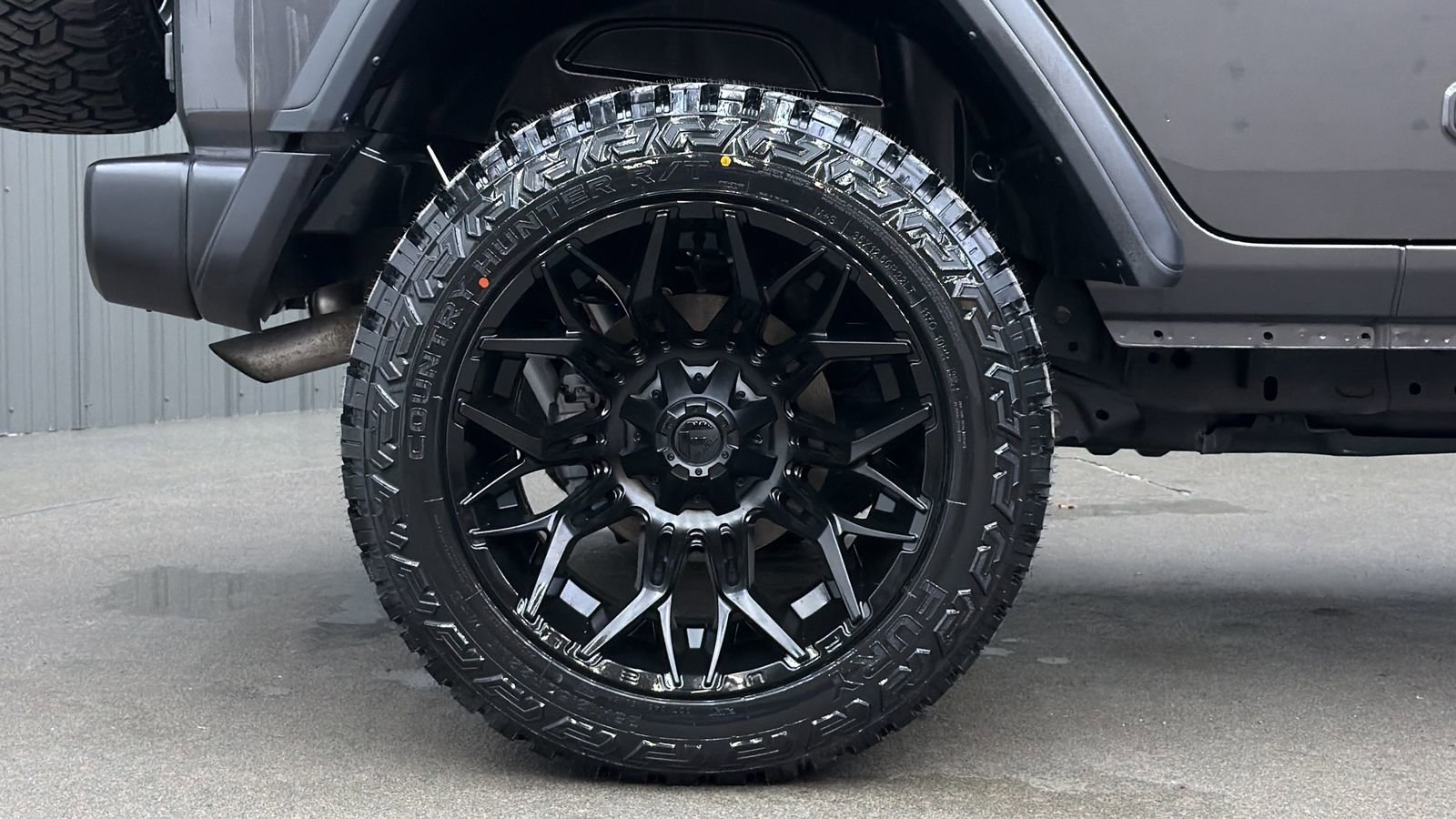 Used 2024 Jeep Wrangler Unlimited image 11