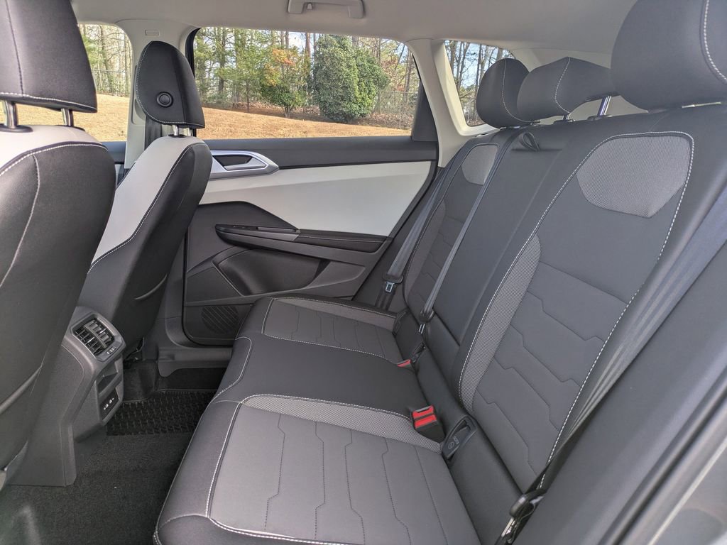 New 2026 Volkswagen Taos SE image 14