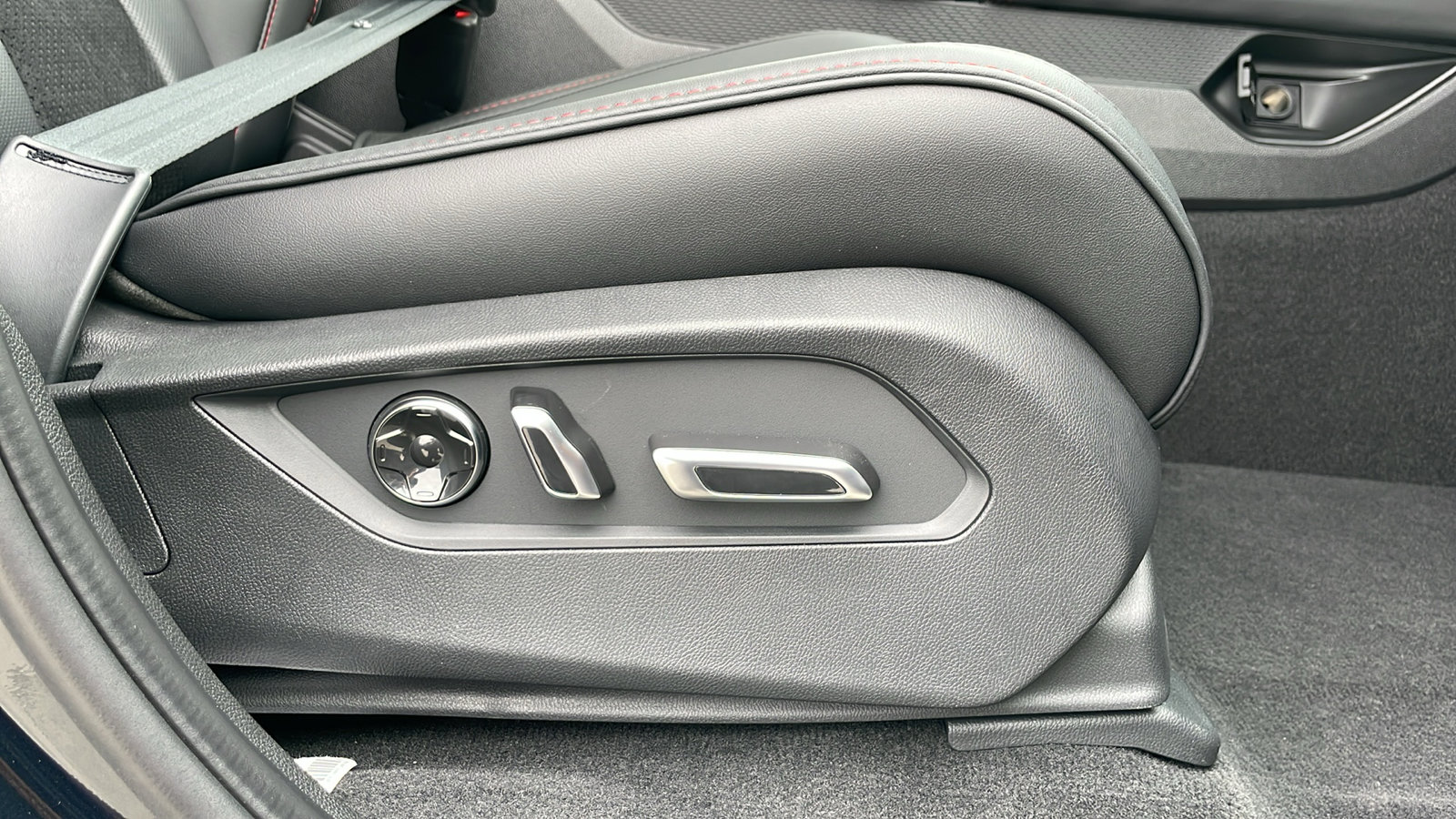 New 2026 Acura MDX A-Spec image 30