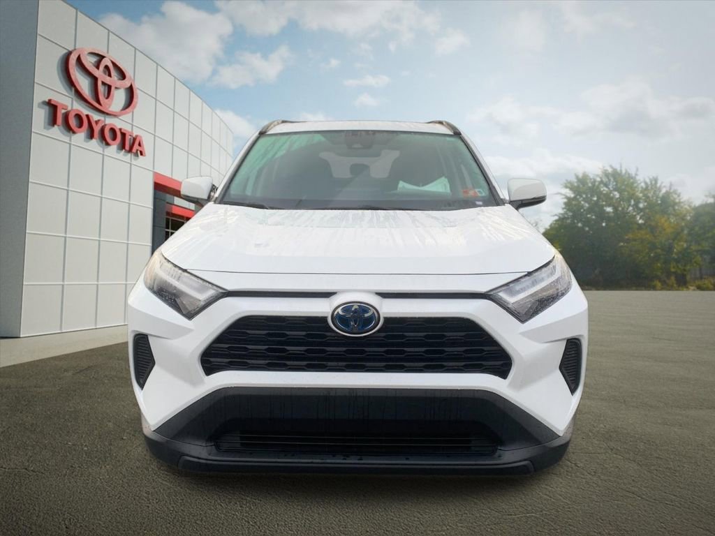 Used 2022 Toyota RAV4 XLE image 8