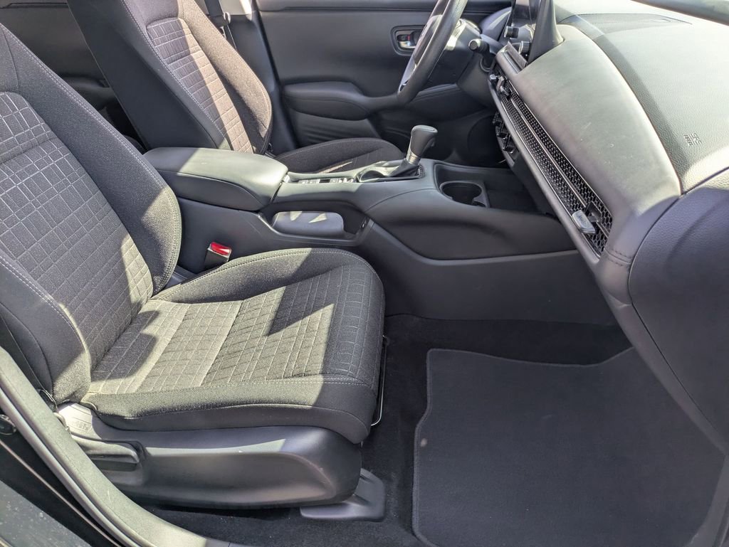 Used 2025 Honda HR-V LX image 28