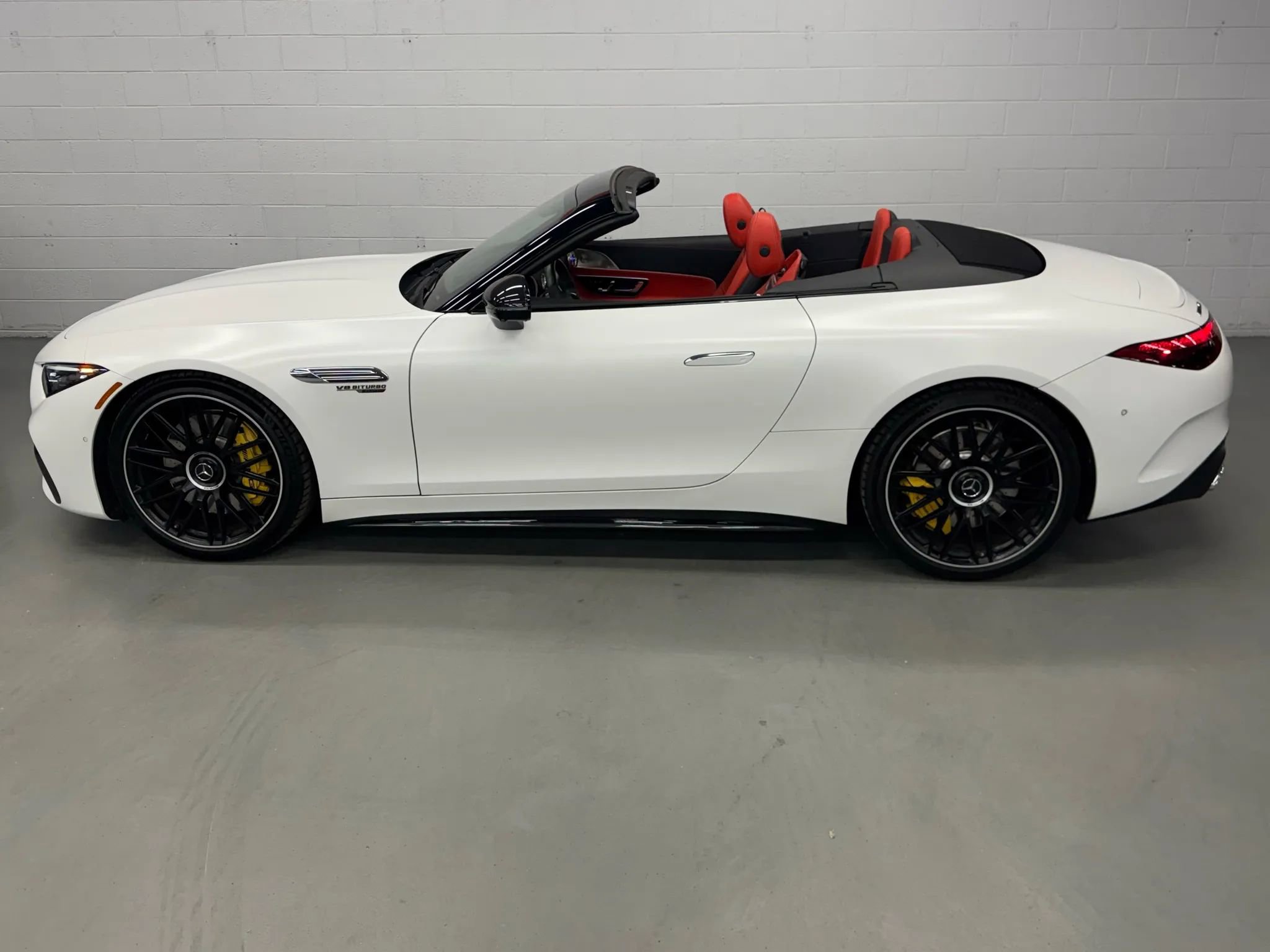 Used 2022 Mercedes-Benz SL 63 AMG SL 63 Touring Roadster 2D image 9