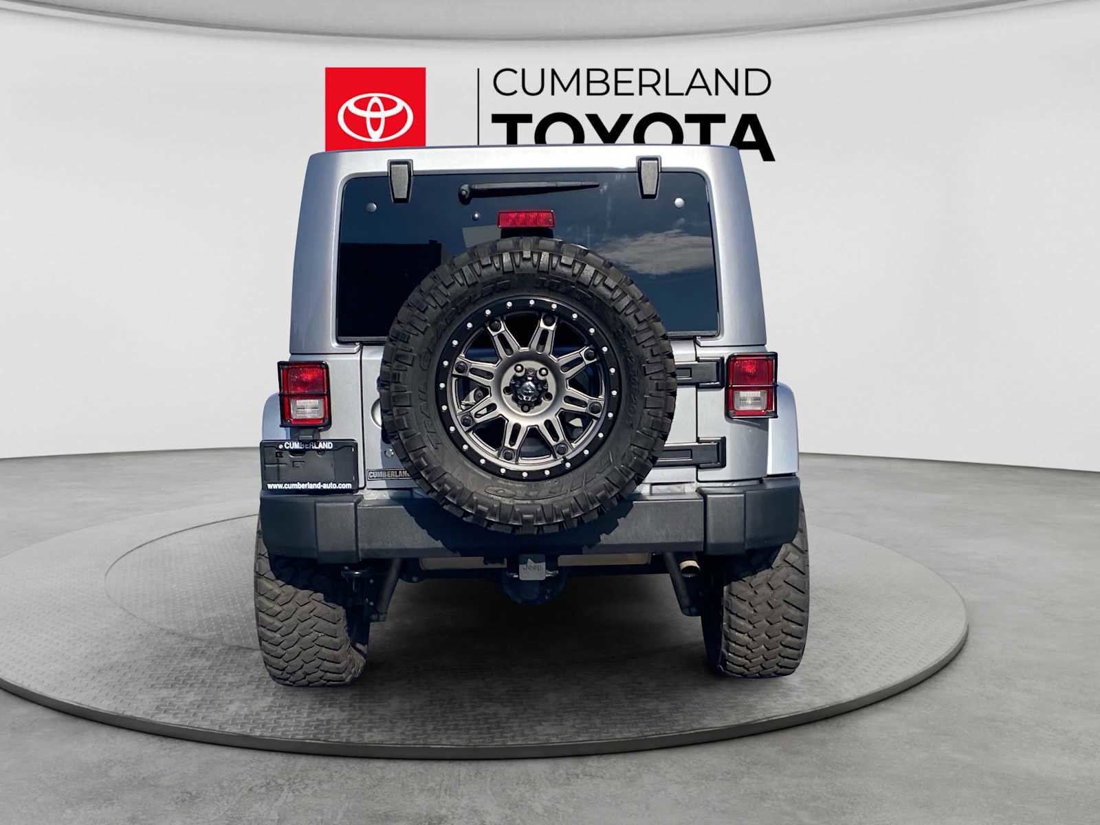 Used 2017 Jeep Wrangler Unlimited Rubicon w/ Connectivity Group AWD/4WD image 4