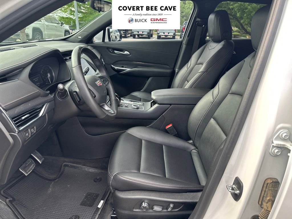 Used 2023 Cadillac XT4 Sport w/ Enhanced Visibility Package image 10