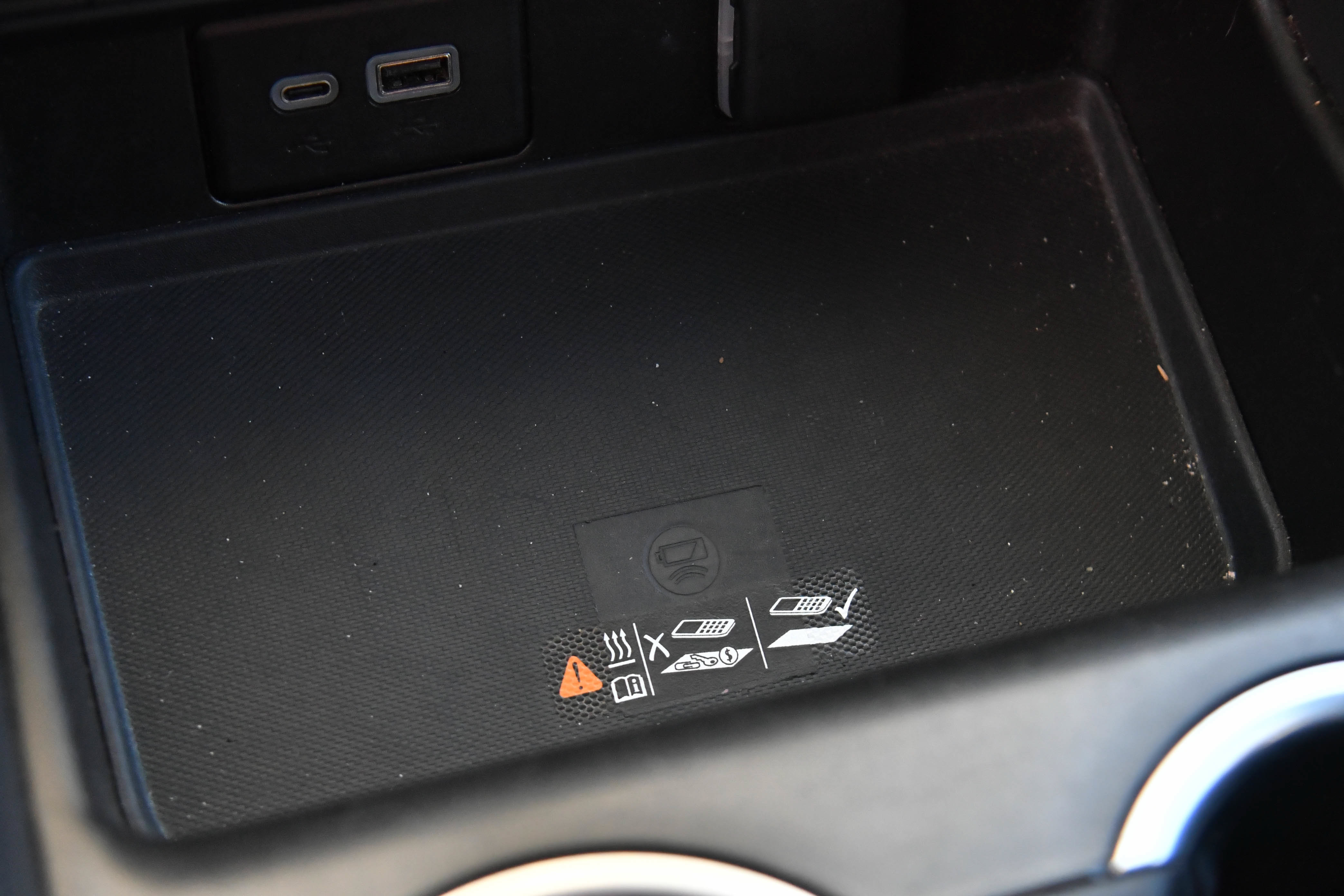 Used 2023 Chevrolet Suburban Premier RWD image 29