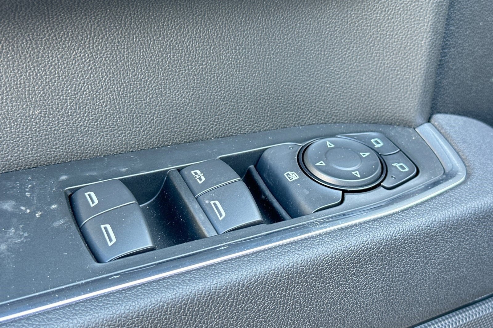 New 2025 Chevrolet Silverado 1500 LT Trail Boss w/ LPO, Dark Essentials Package image 12