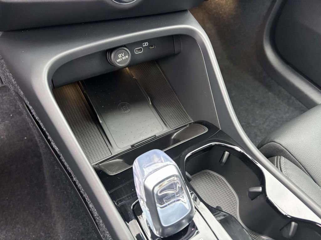 New 2026 Volvo XC40 B5 Plus w/ Protection Package Premier image 22