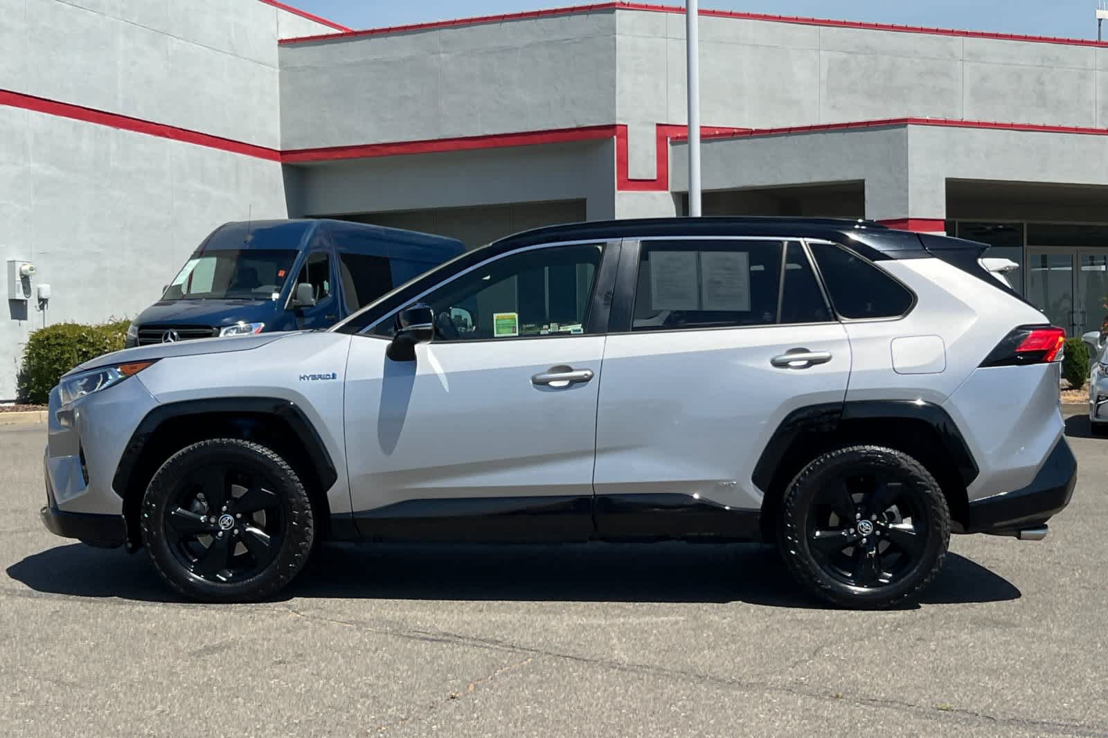 Used 2020 Toyota RAV4 XSE w/ XSE Grade Weather Package AWD/4WD image 9