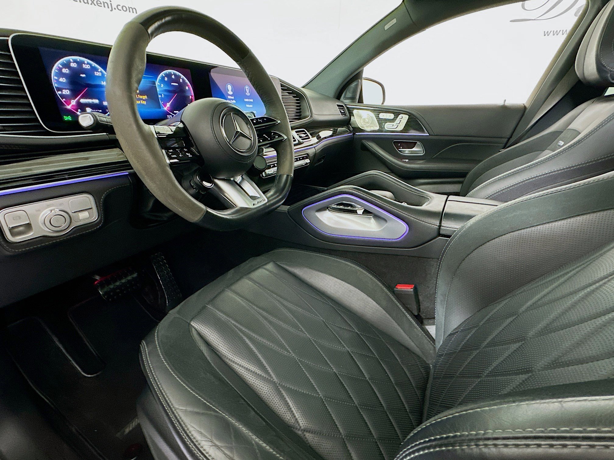 Used 2024 Mercedes-Benz GLE 53 AMG 4MATIC Coupe w/ Driver Assistance Package image 7