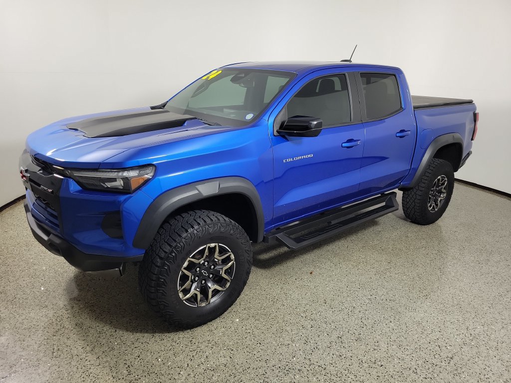 Used 2024 Chevrolet Colorado ZR2 AWD/4WD image 2