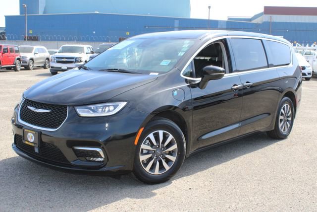 Used 2024 Chrysler Pacifica Limited FWD image 13