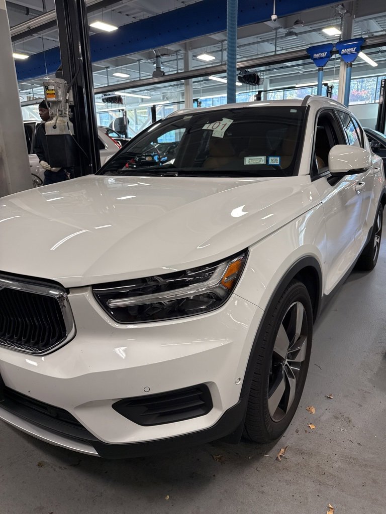 Used 2019 Volvo XC40 T5 Momentum