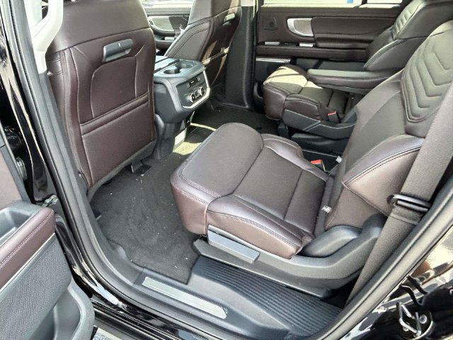 New 2026 Ford Expedition Platinum w/ Platinum Ultimate Package AWD/4WD image 10